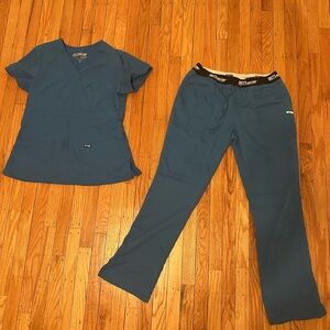 Grays anatomy royal blue scrub set in size medium